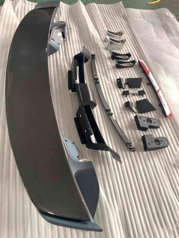 Carbon Heckspoiler passend für Porsche 911 992 Sport Optik – Bild 3